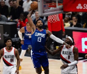 九游娱乐APP-关键时刻布莱顿调整名单以备亚冠；内部沟通环节打磨；话题不断；阵容厚度经受考验(布莱顿与热刺孙兴敏没上场)