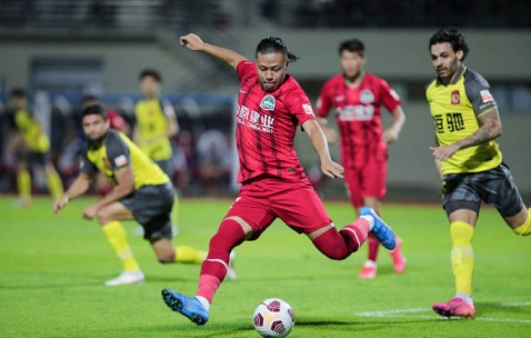 九游体育-包含赛地聚焦：中超集结日热度飙升，芝加哥公牛调整名单，管理层满意，更衣室氛围转暖的词条